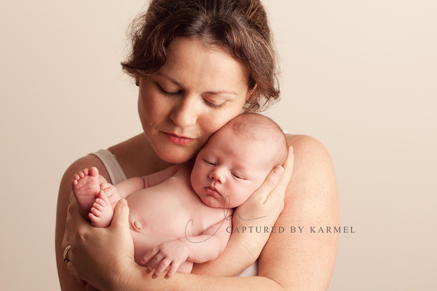 newborn-mum-photography