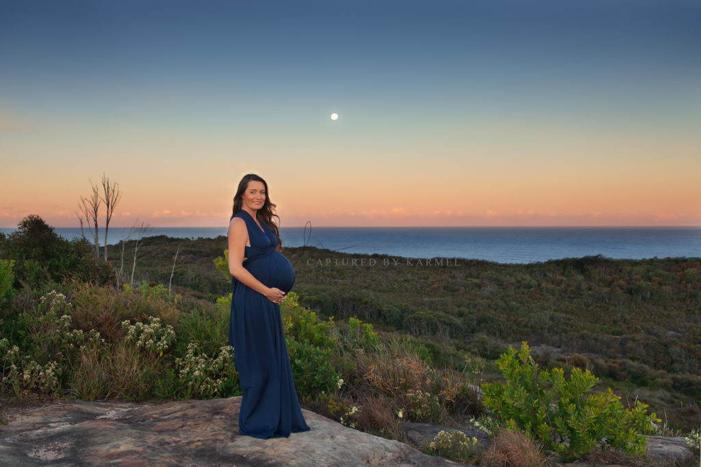sunset maternity photographer avoca beach nsw