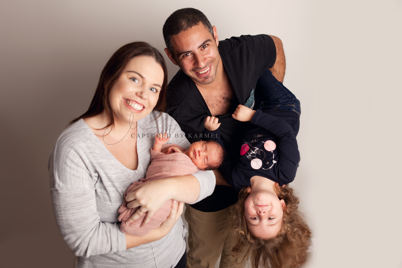 Tips for photographing newborn and siblings