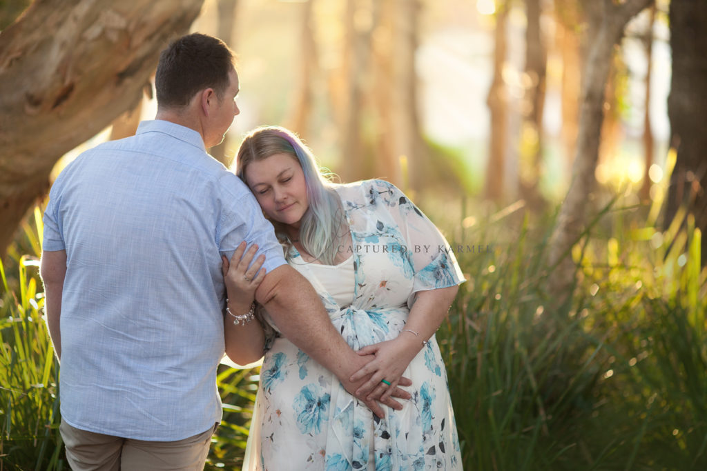 outdoor maternity photo shoot