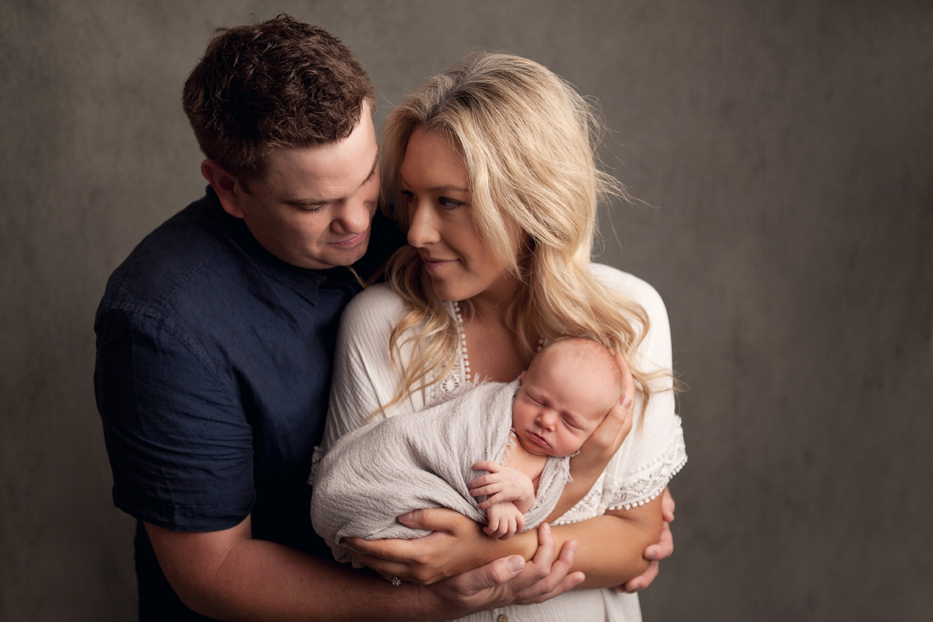 family newborn photo newborn family photography
