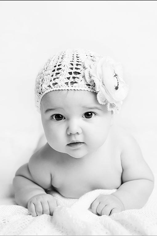 baby on white central coast photographers studio