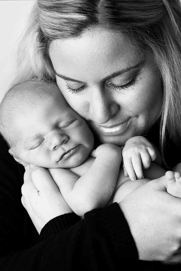 newborn photographer central coast